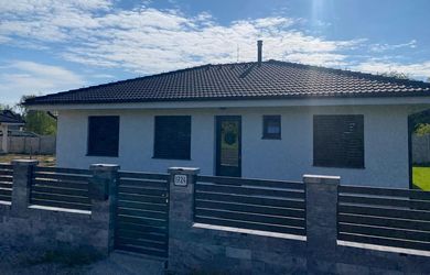 Predaj 4 izbový dom bungalov holodom Cabaj - Čápor, Nitra