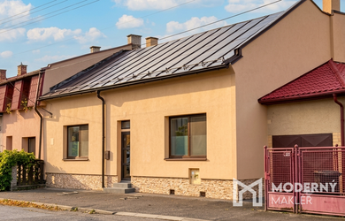 REZERVOVANÉ: Na predaj rodinný dom s dvoma bytovými jednotkami v Kysuckom Novom Meste