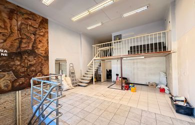 Zvýhodnená ponuka: 1 200 € / mesačne – lukratívny komerčný priestor