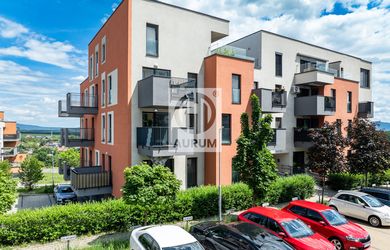 • REZERVOVANÉ • Novostavba Zelená stráň, 4 izb. byt s 2 balkónmi, 89 m2