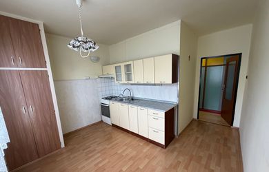 Na predaj 3 izbový byt kúsok od parku- Párovce