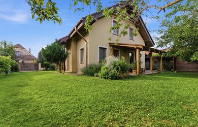 FOIT - PRI TOMTO DOME SLOVO DOMOV NIE JE LEN KLIŠÉ