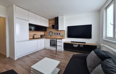 ŠIKOVNÝ 2,5 IZBOVÝ BYT PO REKONŠTRUKCII, KOŠICE - KVP