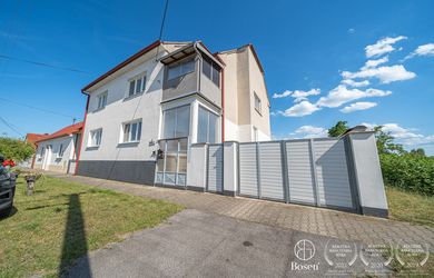 BOSEN | 7 izbový rodinný dom na pozemku 4 099 m², Kopčany