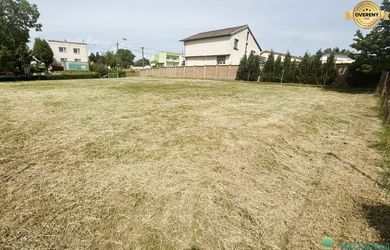 Stavať môžete prakticky okamžite, 728 m², stavebné povolenie + projekt