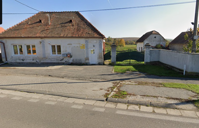 Budova s pozemkami v obci Tesárske Mlyňany