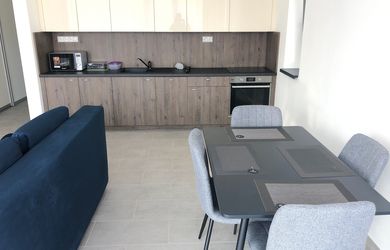 Prenájom moderného, priestranného  2 izbového bytu s parkovaním