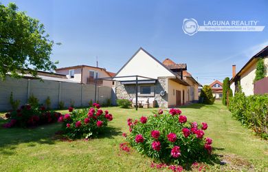 REZERVOVANÝ Rekonštruovaný RD so slnečnou záhradou, garážou v obci Smižany