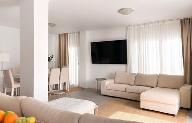 Apartmán s obrovskou terasou len 150 m od pláže – Cala Millor, Mallorca