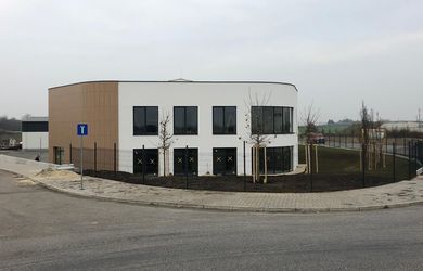 NEO - TRNAVA - hala, skladové, obchodné, kancelárske priestory - PRENÁJOM