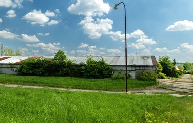 Pozemok č.1 s halou na predaj I Svätý JUR