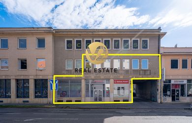 Na PRENÁJOM Reprezentatívne priestory o výmere 300m2 s veľkým výkladom v centre
