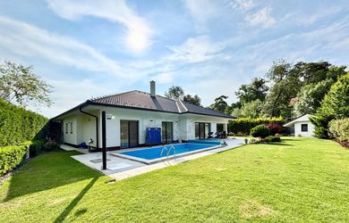 PERGO - Rodinná vila s bazénom a veľkou záhradou
