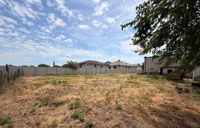 NESVADY | Stavebný pozemok len 600 m od Thermálu – ideálne miesto pre váš nový domov aj výhodnú investíciu