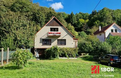 1.BCR | 5-IZB ROD.DOM, POZEMOK 939 m², SVÄTÝ JUR, NEŠTICH