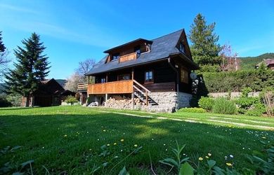 Tradičná drevenica po kompletnej rekonštrukcii s pozemkom 1345m2- Ružomberok