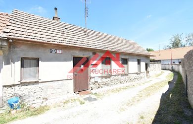 Kuchárek-real:  Predaj domu v centre Modry – samostatný pozemok, tichá ulica (pôvodný stav)