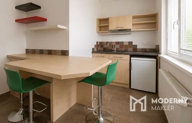 Na predaj 3-izbový byt, blízko centra v Bánovciach nad Bebravou