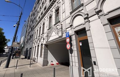Na prenájom garážové státie v Starom meste