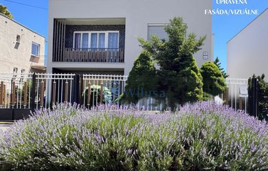 Na predaj rodinný dom s dvoma garážami a veľkým pozemkom v centre Galanty