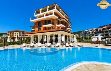 Luxusný 3-izbový apartmán priamo na pláži, Sveti Vlas (112 m²)
