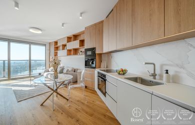 BOSEN | EUROVEA TOWER - luxusný 2i byt s krásnym výhľadom na hrad, 58,4m2