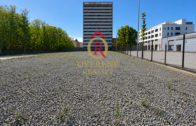 Investičný pozemok s právoplatnými povoleniami 1 485 m² - Bratislava, Dúbravka
