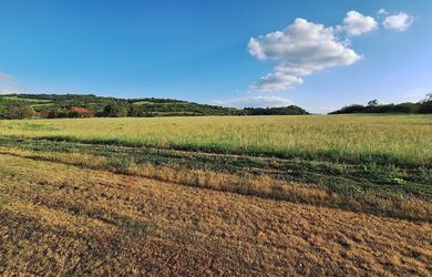 Investičná parcela s možnosťou výstavby RD 15 km od Prešova.