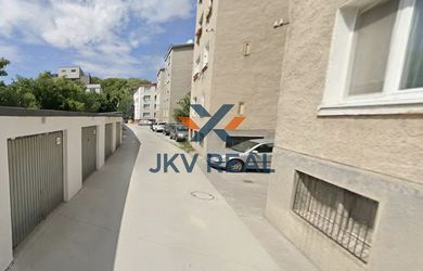 PREDAJ SAMOSTATNÁ GARÁŽ V ŠIRŠOM CENTRE BRATISLAVY