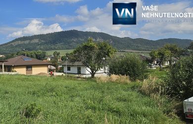 Na predaj pozemok, Fintice, 815 m2