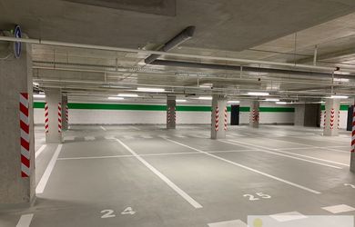 VYHRADENÉ GARÁŽOVÉ STOJISKO V EUROVEA TOWER, PRIBINOVA ULICA