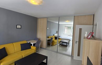 PREDANÉ- Exkluzívne na predaj krásny a kompletne zrekonštruovaný 1-izbový byt s investičným potenciálom – Bratislava, Dúbravka