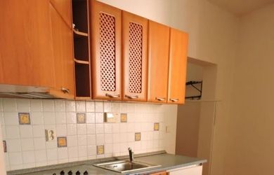 NA PREDAJ  2 IZB. BYT (nebytový priestor) PRIAMO POD BRATISLAVSKÝM HRADOM - MIKULÁŠSKA ULICA