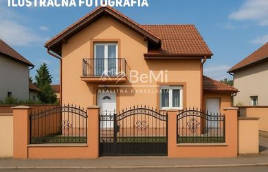 Priestranný 8-izbový rodinný dom s veľkým pozemkom a garážou – Ivanka pri Nitre