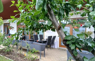 SAMOSTATNÝ BUNGALOV -6 r.NOVOSTAVBA - Prístrešok na autá-SLOVENSKÝ GROB