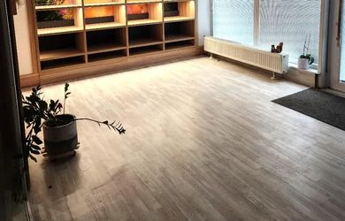 Sklady, showroom, administratíva - v jednom celku, od 483 m2, Bratislava, Elektrárenská ul.