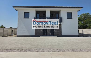 Moderný skolaudovaný 3 – izbový byt so záhradou vo Veľkom Mederi