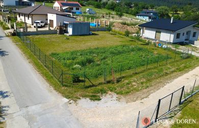 Na predaj | Stavebný pozemok 707 m² | Ideálny tvar | Pokojná lokalita | Trenčianske Mitice