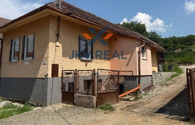 Rodinný dom s veľkým pozemkom a potenciálom – Arnutovce