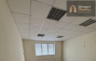 Na prenájom skladovo-kancelárske priestory – 606,46 m²