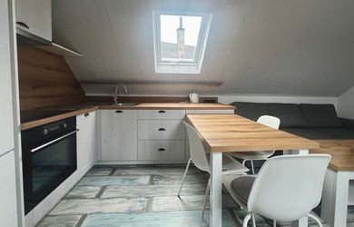 Exkluzívny 3 izbový podkrovný byt 80 m2 v Sielnici