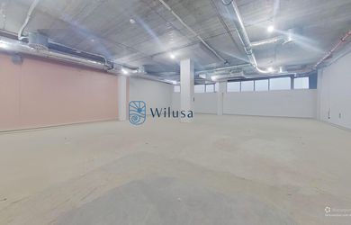 Flexibilný obchodný priestor s vysokými stropmi a výkladom do pešej zóny – Jarabinková ulica
