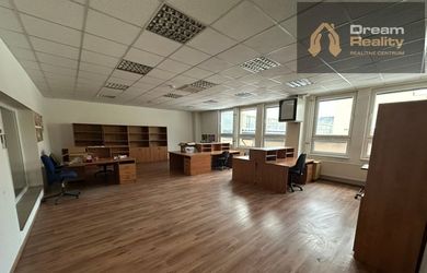 Na prenájom klimatizované kancelárske priestory – 96,32 m²