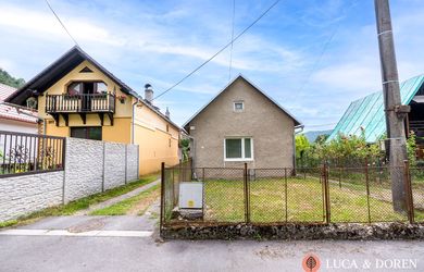 Rezervované| Rodinný dom | Nosice | 164 m² |Dom s obrovským potenciálom a hospodárskou budovou