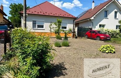 Na predaj priestranný rodinný dom s nádhernou záhradou v centre obce Palárikovo