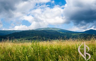 AB ESTATE /Na predaj stavebný pozemok na Šumiaci s výhľadom na Kráľovú Hoľu