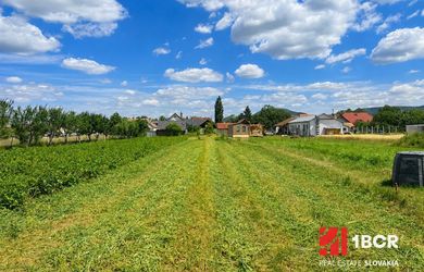 1.BCR | STAVEBNÝ POZEMOK SO STARŠÍM RODINNÝM DOMOM | IDEÁLNY NA VÝSTAVBU NOVÉHO DOMOVA | SOLOŠNICA