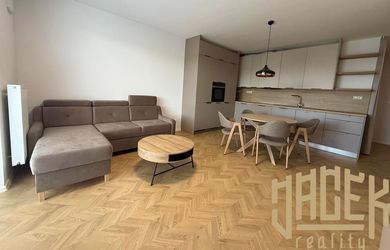 PRENÁJOM | MODERNÝ 2-IZBOVÝ BYT S PANORAMATICKÝM VÝHĽADOM V NOVOSTAVBE HELENKY – KOMFORT, KTORÝ SI ZAMILUJETE