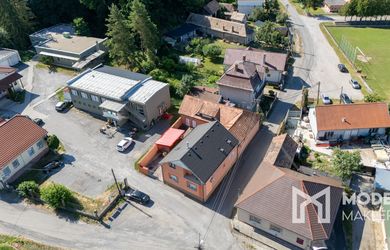 Na predaj rodinný dom s možnosťou okamžitého podnikania a priestranným bývaním v obci Hajnáčka