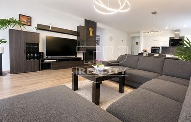 3i RD na 534 m² pozemku priamo v Senci | Veľká denná zóna | Nízke náklady - REZERVOVANÉ